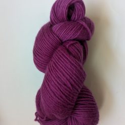 Magenta knitting yarn in 100% pure virgin wool